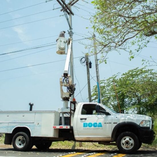 ALCALDESA MARYJOSE GAMBOA TORALES FORTALECE PROGRAMAS DE BACHEO Y ALUMBRADO