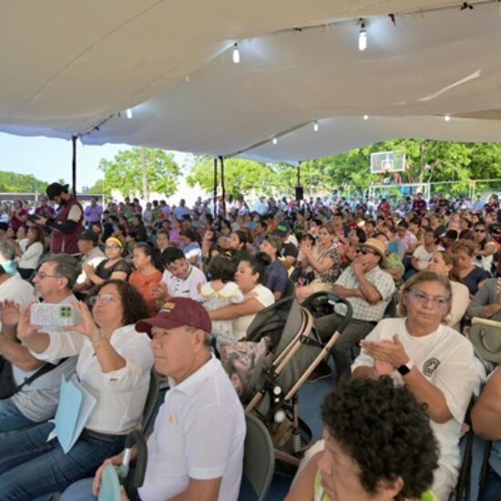 REFUERZA AYUNTAMIENTO DE VERACRUZ ACCIONES DE MEJORA URBANA EN LOMAS DEL VERGEL