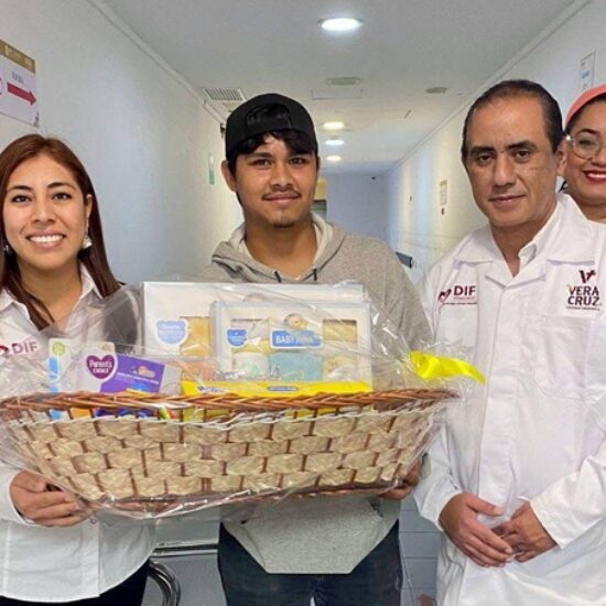 LLAMA DIF A LA POBLACIÓN MANTENERSE HIDRATADOS