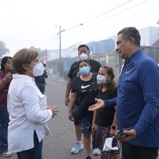 ACUDE ROSA MARÍA A SUPERVISAR LABORES DE COMBATE A INCENDIO EN ZONA NORTE DE LA CIUDAD