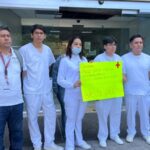 PERSONAL DE ENFERMERIA DEL ISSSTE SE MANIFIESTA POR FALTA DE PAGOS