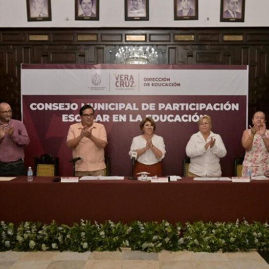 ANUNCIA ROSA MARÍA NUEVAS ESCUELAS MUNICIPALES DE ORATORIA, POESÍA Y AJEDREZ