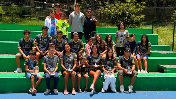 PIRAÑAS TRIRACING: EL IMPERIO DE LA NATACIÓN VERACRUZANA SE CORONA EN XALAPA