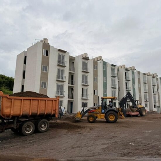 INFONAVIT SUPERVISA TRABAJOS DE LIMPIEZA Y REPOSICIÓN EN FRENTE DE OBRA DEL FRACCIONAMIENTO BOSQUES DE RÍO MEDIO