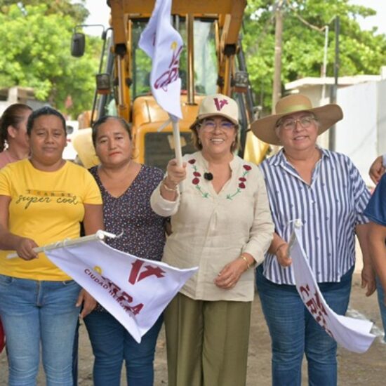 INICIA ROSA MARÍA CONSTRUCCIÓN DE DRENAJE PLUVIAL EN LA COLONIA VALENTE DÍAZ