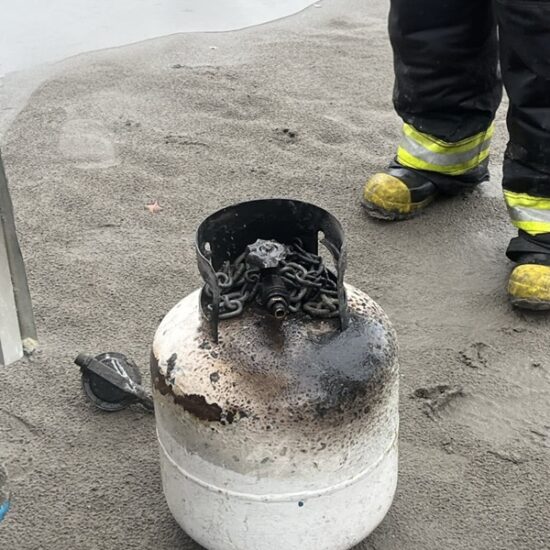 ATIENDE PROTECCIÓN CIVIL MUNICIPAL DE VERACRUZ INCENDIO EN COMERCIO AMBULANTE