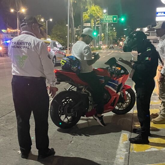 REFUERZA AYUNTAMIENTO DE VERACRUZ VIGILANCIA PARA INHIBIR ARRANCONES Y RODADAS IRREGULARES DE MOTOCICLETAS