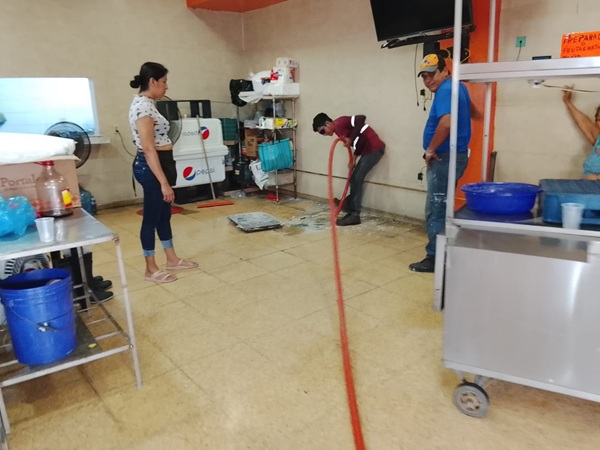 REALIZA AYUNTAMIENTO DE VERACRUZ LIMPIEZA Y DESAZOLVE EN LA PLAZA GASTRONÓMICA “REFUGIO DEL PESCADOR”