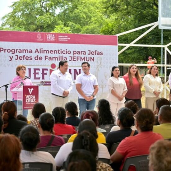 LLEGAN APOYOS ALIMENTARIOS DE JEFMUN A MILES DE FAMILIAS DE LA CIUDAD DE VERACRUZ