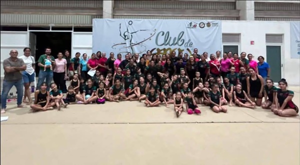 EXITOSOS CURSOS PARA ENTRENADORES Y PADRES DE FAMILIA DE GIMNASIA RÍTMICA