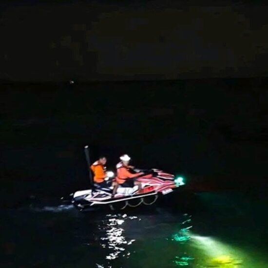 PADRE MUERE Y SU HIJO CONTINÚA DESAPARECIDO TRAS SER ARRASTRADOS POR EL MAR