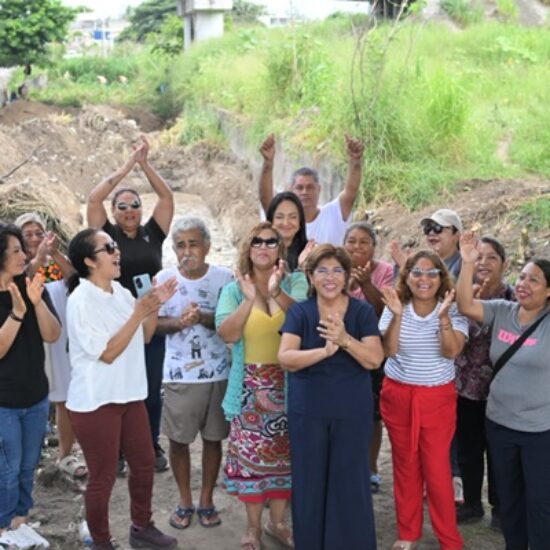 SUPERVISA ROSA MARÍA OBRA INTEGRAL DE 20 MIL METROS CUADRADOS PARA MEJORAR MOVILIDAD EN ZONA NORTE DE LA CIUDAD DE VERACRUZ