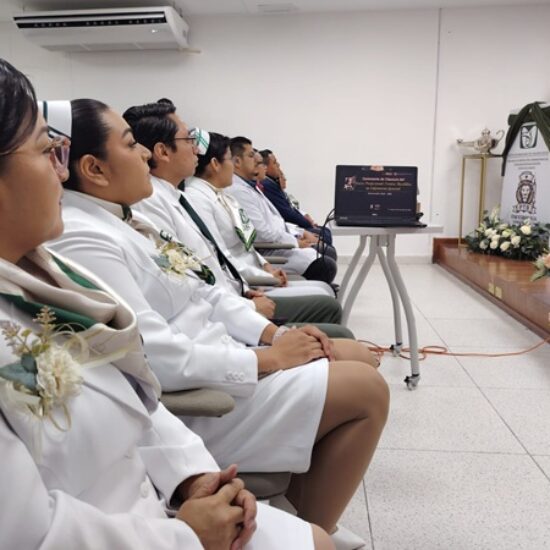 EGRESA IMSS VERACRUZ NORTE UNA GENERACIÓN DE CARRERA DE PROFESIONAL TÉCNICO BACHILLER EN ENFERMERÍA GENERAL