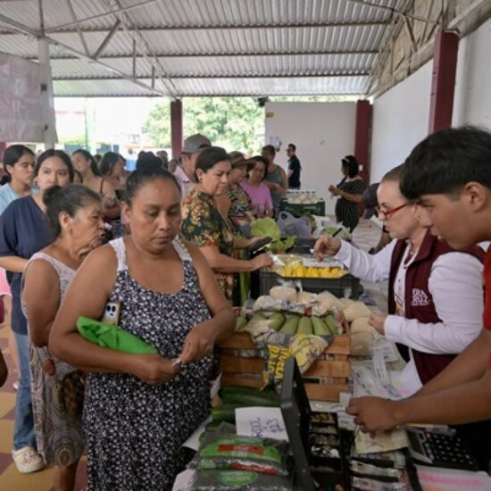 IMPULSA ROSA MARÍA LA ECONOMÍA Y EL DESARROLLO DE LA ZONA RURAL EN LA CIUDAD DE VERACRUZ