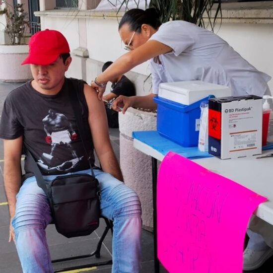 A CONSECUENCIA DEL BROTE DE SARAMPIÓN, SE REALIZA EN XALAPA JORNADA INTENSIVA DE VACUNACIÓN