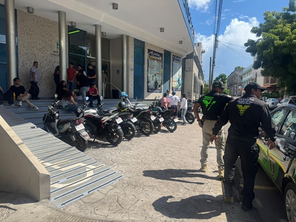 RECUPERA AYUNTAMIENTO DE VERACRUZ BANQUETAS PARA EL PASO SEGURO DE PEATONES