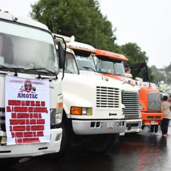 «NOS ESTÁN MATANDO»: TRANSPORTISTAS DE VERACRUZ SE SUMAN A PARO NACIONAL