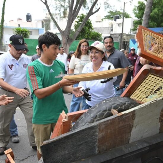REFUERZA AYUNTAMIENTO DE VERACRUZ LIMPIEZA Y PREVENCIÓN DEL DENGUE CON JORNADA DE DESCACHARRIZACIÓN EN LAS HORTALIZAS