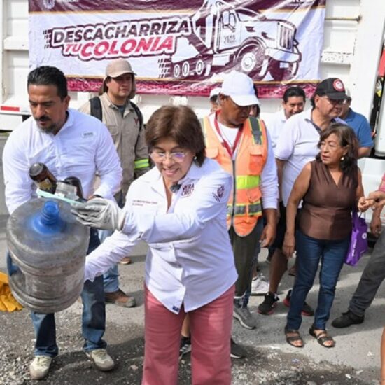 REFUERZA AYUNTAMIENTO DE VERACRUZ ORDEN Y LIMPIEZA EN COLONIAS CON PROGRAMA DE DESCACHARRIZACIÓN