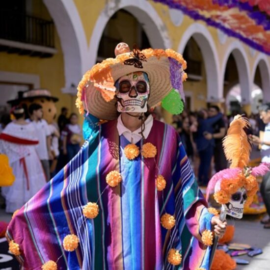PRESERVA ROSA MARÍA TRADICIONES MEXICANAS CON EXHIBICIÓN DE ALTARES Y TAPETES EN VERACRUZ