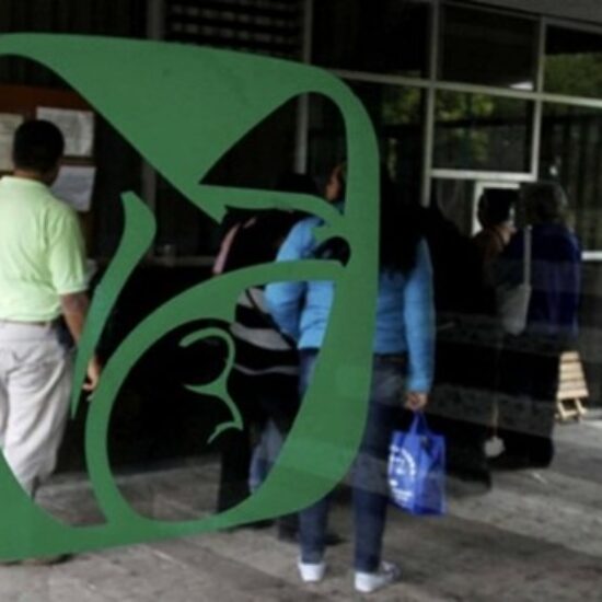 ESPECIALISTAS Y LÍDERES SINDICALES VEN ILEGAL EL “DECRETAZO” DEL IMSS; PREVÉN OLA DE AMPAROS POR LA MODALIDAD 40